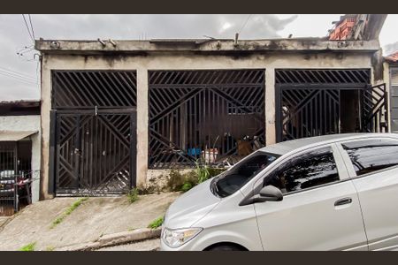 Casa para alugar com 250m², 2 quartos e 3 vagas Casa para alugar com 250m², 2 quartos e 3 vagasFachada