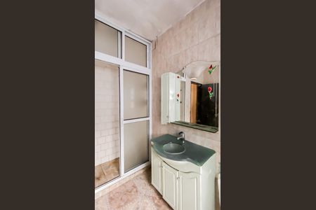 Banheiro de casa à venda com 2 quartos, 250m² em Vila Paulistania, São Paulo