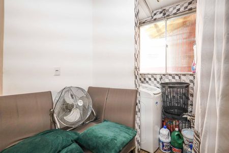 Sala de apartamento à venda com 2 quartos, 50m² em Rubem Berta, Porto Alegre