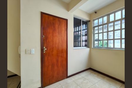 Entrada de casa para alugar com 2 quartos, 75m² em Imperial de São Cristóvão, Rio de Janeiro