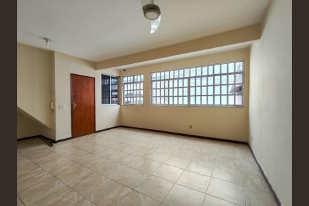 Sala de casa para alugar com 2 quartos, 75m² em Imperial de São Cristóvão, Rio de Janeiro