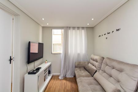 Sala de apartamento para alugar com 2 quartos, 39m² em Cidade Líder, São Paulo