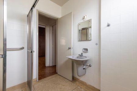 Apartamento à venda com 77m², 2 quartos e 1 vagaBanheiro