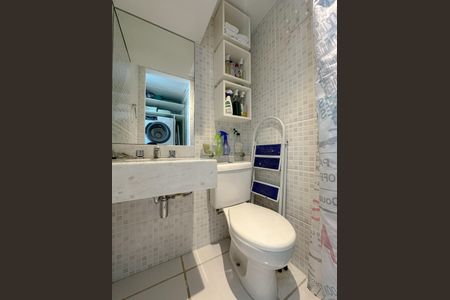 Apartamento para alugar com 80m², 2 quartos e 2 vagas Apartamento para alugar com 80m², 2 quartos e 2 vagasBanheiro de Serviço