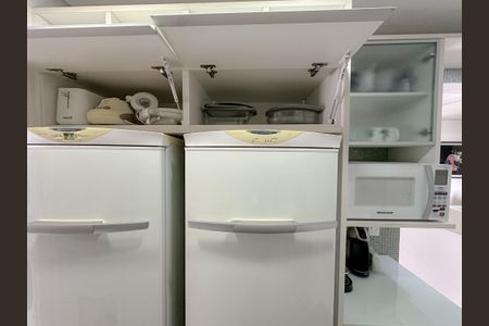 Apartamento para alugar com 80m², 2 quartos e 2 vagas Apartamento para alugar com 80m², 2 quartos e 2 vagasCozinha