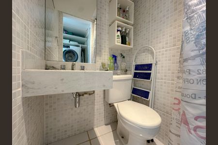 Apartamento para alugar com 80m², 2 quartos e 2 vagas Apartamento para alugar com 80m², 2 quartos e 2 vagasBanheiro de Serviço