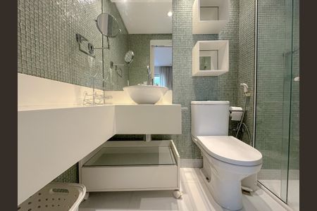 Apartamento para alugar com 80m², 2 quartos e 2 vagas Apartamento para alugar com 80m², 2 quartos e 2 vagasBanheiro Suíte 2