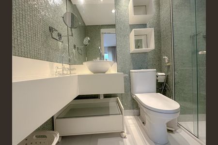 Apartamento para alugar com 80m², 2 quartos e 2 vagas Apartamento para alugar com 80m², 2 quartos e 2 vagasBanheiro Suíte 2