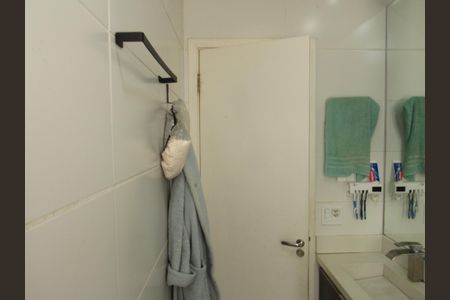 Banheiro de apartamento para alugar com 3 quartos, 65m² em Novo Osasco, Osasco