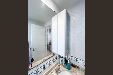 Apartamento à venda com 92m², 4 quartos e 2 vagas Apartamento à venda com 92m², 4 quartos e 2 vagasBanheiro Suíte