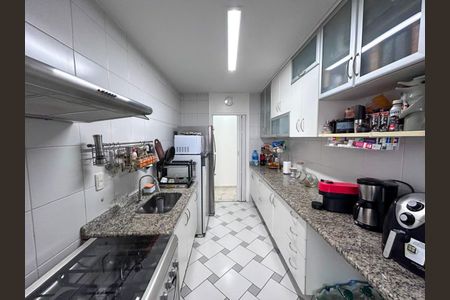 Apartamento à venda com 92m², 4 quartos e 2 vagas Apartamento à venda com 92m², 4 quartos e 2 vagasCozinha