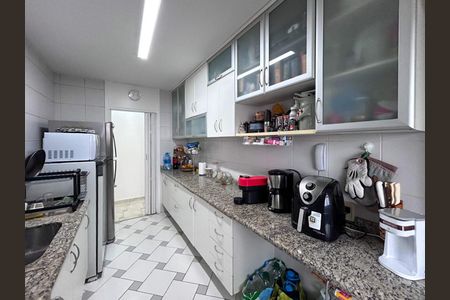 Apartamento à venda com 92m², 4 quartos e 2 vagas Apartamento à venda com 92m², 4 quartos e 2 vagasCozinha