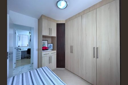 Apartamento à venda com 92m², 4 quartos e 2 vagas Apartamento à venda com 92m², 4 quartos e 2 vagasQuarto 1