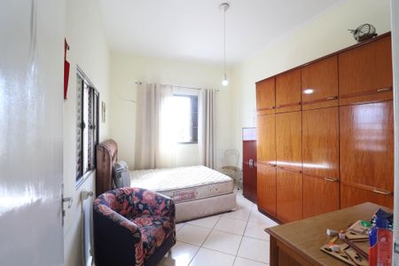 Casa à venda com 197m², 5 quartos e 1 vagaQuarto