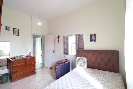 Casa à venda com 197m², 5 quartos e 1 vagaQuarto