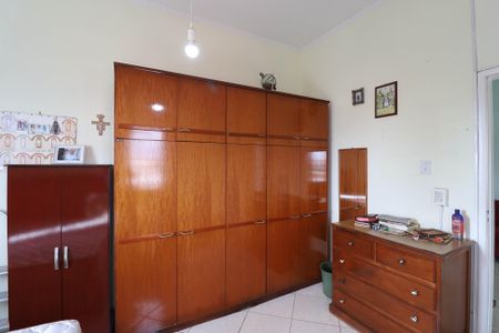 Casa à venda com 197m², 5 quartos e 1 vagaQuarto