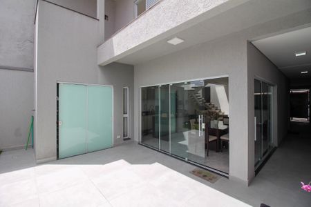 Casa à venda com 200m², 3 quartos e 3 vagas