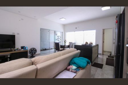 Casa à venda com 200m², 3 quartos e 3 vagas