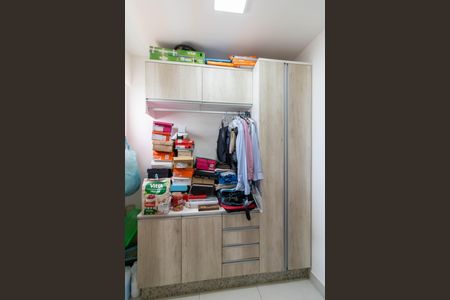 Apartamento à venda com 110m², 3 quartos e 3 vagas Apartamento à venda com 110m², 3 quartos e 3 vagasQuarto de Serviço