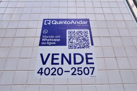 Apartamento à venda com 159m², 3 quartos e 2 vagas Apartamento à venda com 159m², 3 quartos e 2 vagasPlaquinha