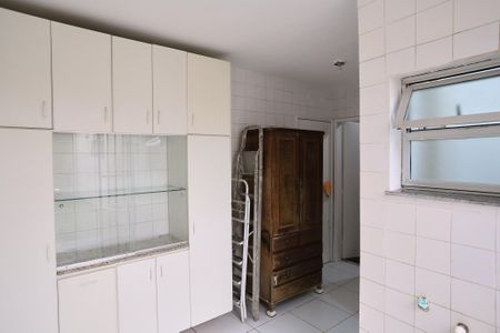 Apartamento à venda com 159m², 3 quartos e 2 vagas Apartamento à venda com 159m², 3 quartos e 2 vagasÁrea de Serviço