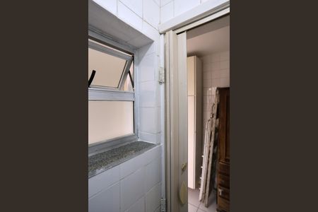 Apartamento à venda com 159m², 3 quartos e 2 vagas Apartamento à venda com 159m², 3 quartos e 2 vagasBanheiro de serviço