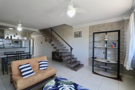 Sala de apartamento para alugar com 3 quartos, 120m² em Jardim Las Palmas, Guarujá