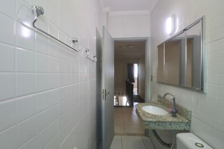Apartamento para alugar com 120m², 3 quartos e 2 vagas Apartamento para alugar com 120m², 3 quartos e 2 vagasBanheiro Social