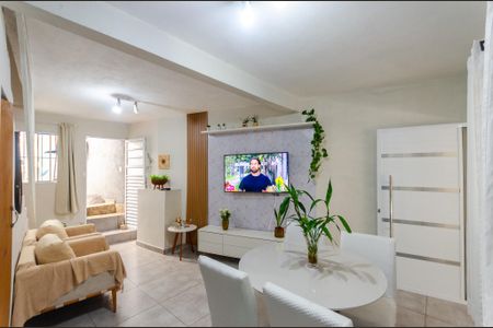 Casa para alugar com 147m², 2 quartos e 1 vaga Casa para alugar com 147m², 2 quartos e 1 vagaSala