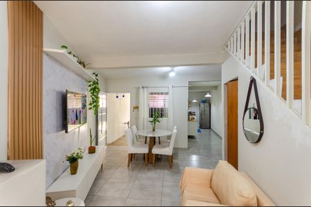 Sala de casa à venda com 2 quartos, 147m² em Vila Carbone, São Paulo