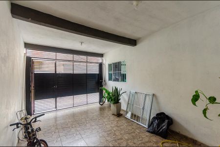 Casa para alugar com 147m², 2 quartos e 1 vaga Casa para alugar com 147m², 2 quartos e 1 vagaGaragem