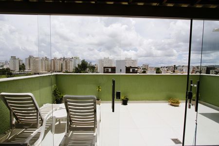 Apartamento à venda com 131m², 2 quartos e 2 vagasCobertura