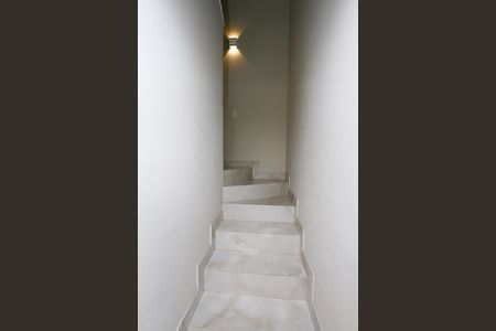 Apartamento à venda com 131m², 2 quartos e 2 vagasEscada