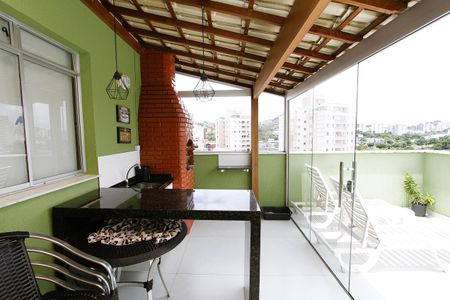 Apartamento à venda com 131m², 2 quartos e 2 vagasCobertura