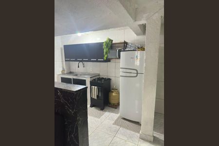 Cozinha de apartamento para alugar com 2 quartos, 42m² em Mangueira, Rio de Janeiro