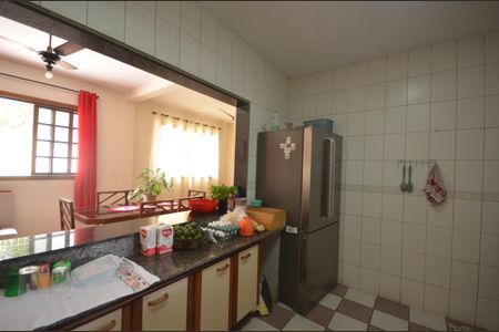 Casa para alugar com 400m², 7 quartos e 4 vagasCozinha