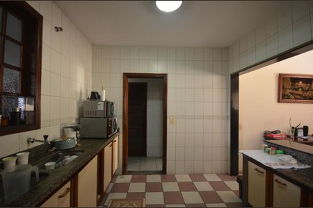 Casa para alugar com 400m², 7 quartos e 4 vagasCozinha