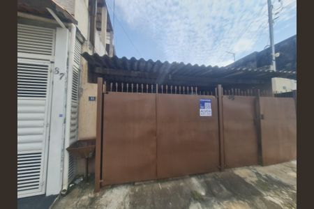 Casa para alugar com 70m², 1 quarto e 1 vagaFachada do imóvel com placa QuintoAndar