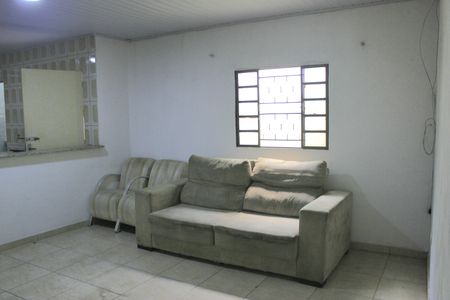 Casa para alugar com 70m², 1 quarto e 1 vagaSala