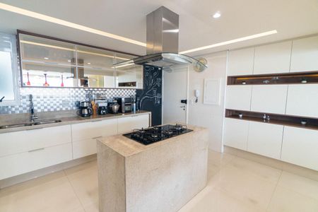 Apartamento para alugar com 160m², 3 quartos e 4 vagas Apartamento para alugar com 160m², 3 quartos e 4 vagasCozinha