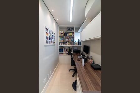 Apartamento para alugar com 160m², 3 quartos e 4 vagas Apartamento para alugar com 160m², 3 quartos e 4 vagasEscritório