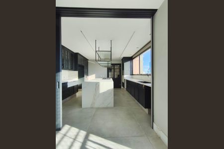 Apartamento à venda com 3 quartos, 252m² em Real Parque, São Paulo