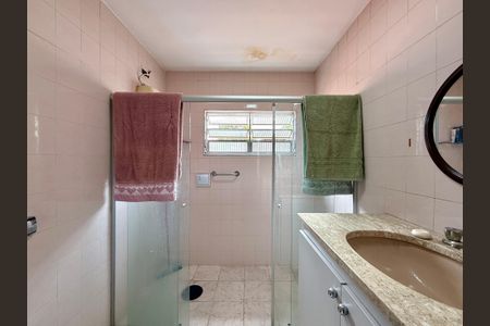 Casa para alugar com 180m², 2 quartos e 2 vagas Casa para alugar com 180m², 2 quartos e 2 vagasBanheiro Suíte