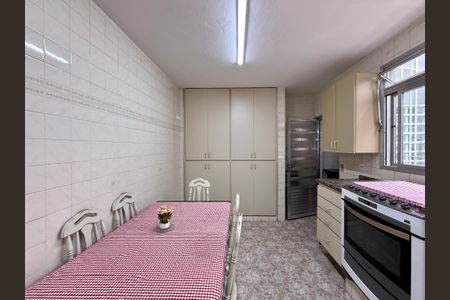 Casa para alugar com 180m², 2 quartos e 2 vagas Casa para alugar com 180m², 2 quartos e 2 vagasCozinha