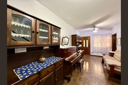 Casa para alugar com 180m², 2 quartos e 2 vagas Casa para alugar com 180m², 2 quartos e 2 vagasSala