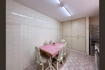 Casa para alugar com 180m², 2 quartos e 2 vagas Casa para alugar com 180m², 2 quartos e 2 vagasCozinha