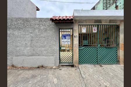 Casa para alugar com 180m², 2 quartos e 2 vagas Casa para alugar com 180m², 2 quartos e 2 vagasFachada