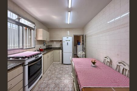 Casa para alugar com 180m², 2 quartos e 2 vagas Casa para alugar com 180m², 2 quartos e 2 vagasCozinha