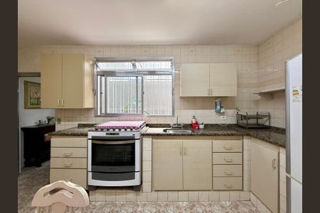 Casa para alugar com 180m², 2 quartos e 2 vagas Casa para alugar com 180m², 2 quartos e 2 vagasCozinha