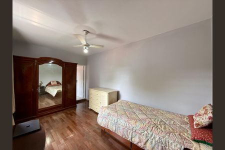 Casa para alugar com 180m², 2 quartos e 2 vagas Casa para alugar com 180m², 2 quartos e 2 vagasSuíte